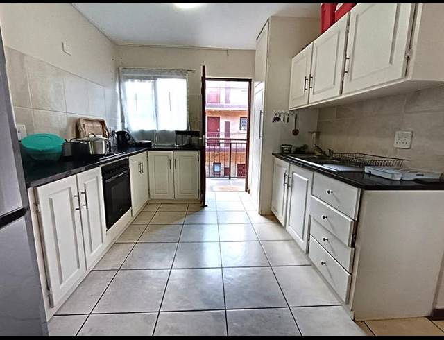 2 BEDROOM APARTMENT FOR SALE IN HOWICK CENTRAL